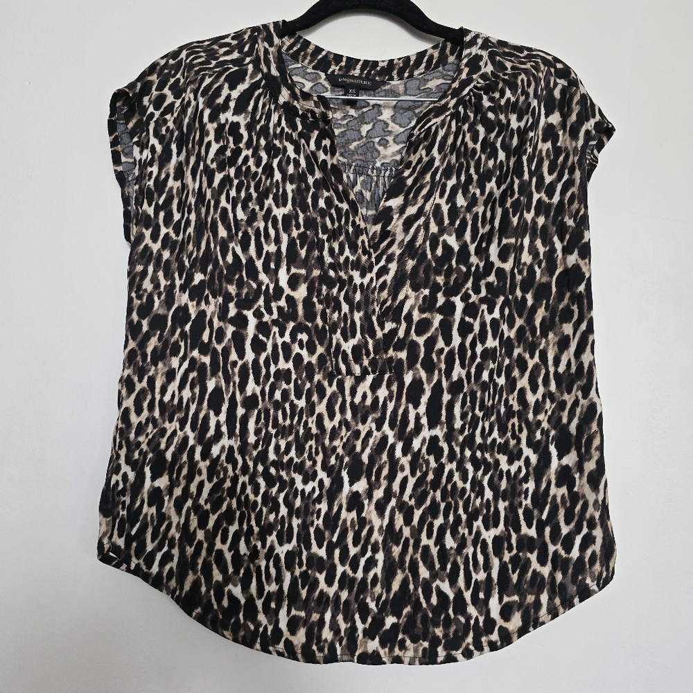 Banana Republic Shirt Womens Small Black Brown Leopard Print Casual Lightweight